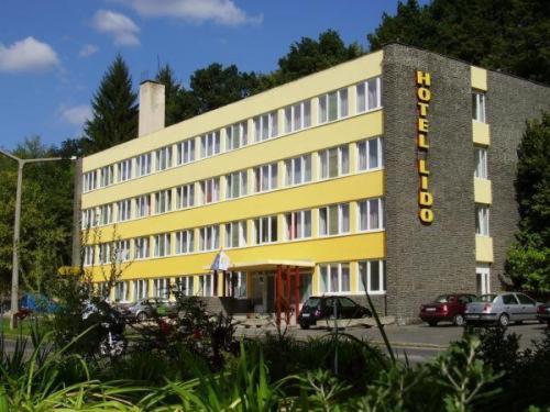 Hotel Lido Miskolc Buitenkant foto