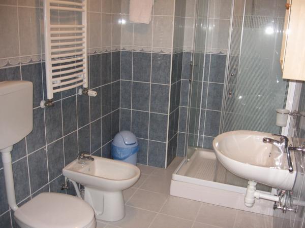 Hotel Lido Miskolc Buitenkant foto