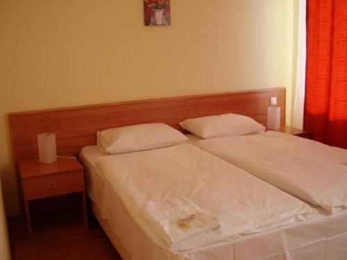Hotel Lido Miskolc Buitenkant foto